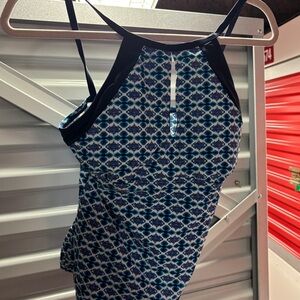 Ellen Tracy Blue and Black Patterned Top